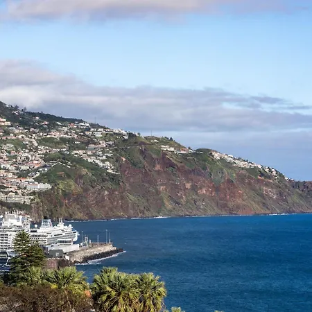 Apartment Monumental Alta Vista By An Island *