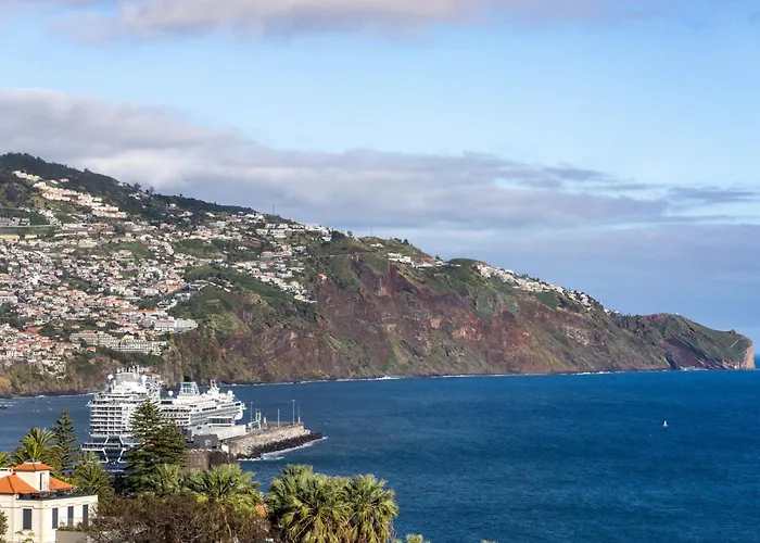 Apartment Monumental Alta Vista By An Island *